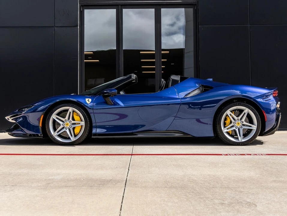 2022 Ferrari SF90 Spider - Image 10 of 31