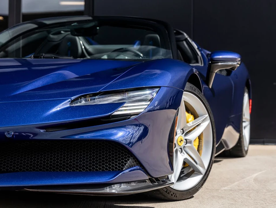2022 Ferrari SF90 Spider - Image 22 of 31