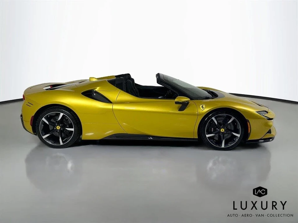2022 Ferrari SF90 Spider - Image 5 of 6