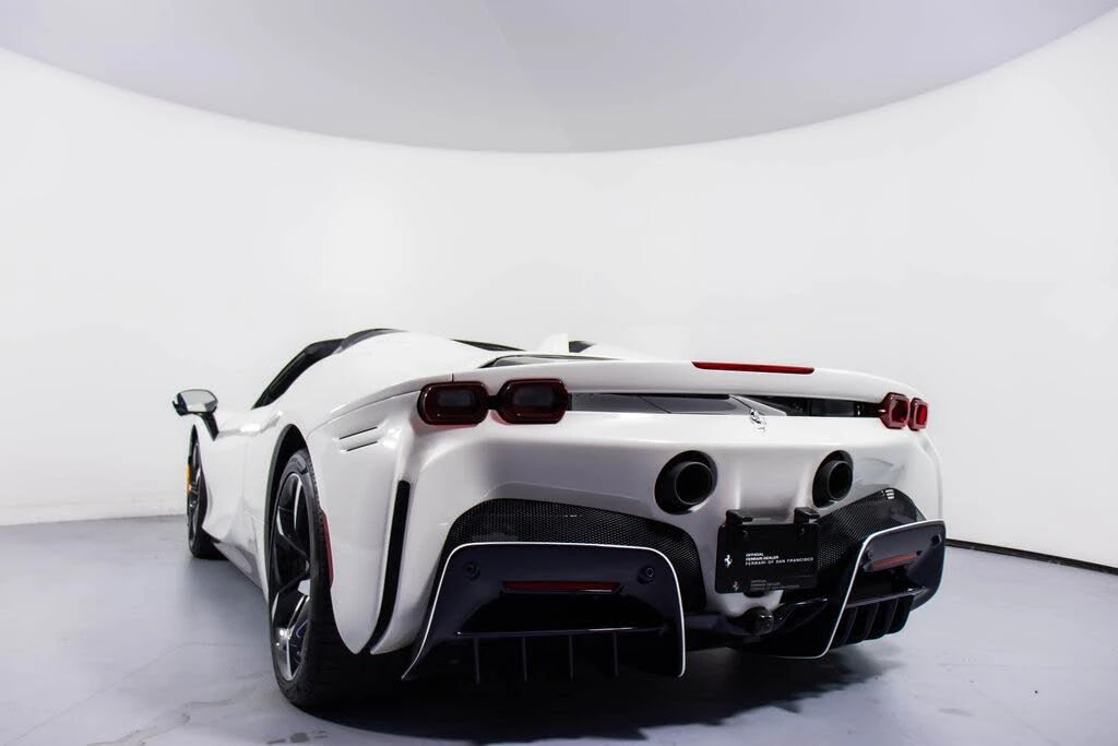 2022 Ferrari SF90 Spider - Image 25 of 31