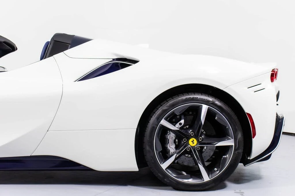 2022 Ferrari SF90 Spider - Image 27 of 31