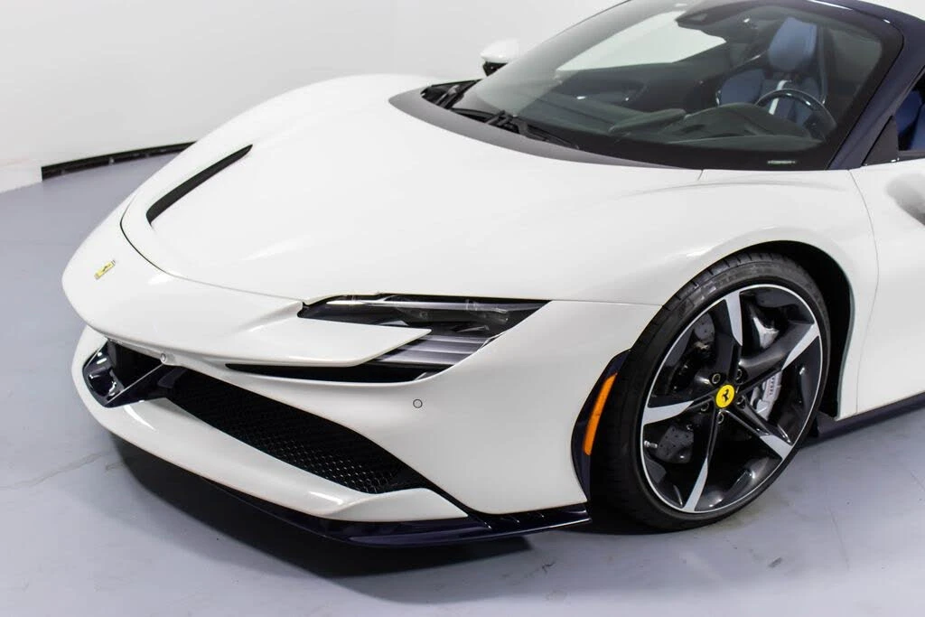2022 Ferrari SF90 Spider - Image 29 of 31