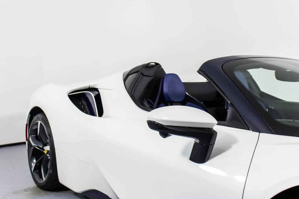 2022 Ferrari SF90 Spider - Image 16 of 31