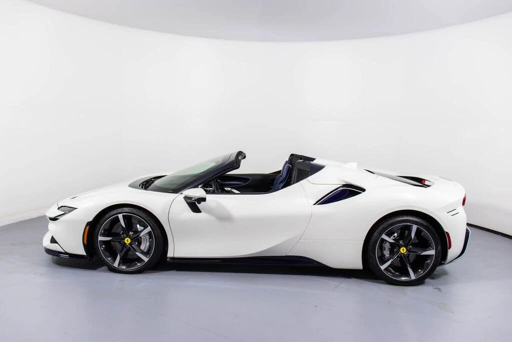 2022 Ferrari SF90 Spider - Image 9 of 31