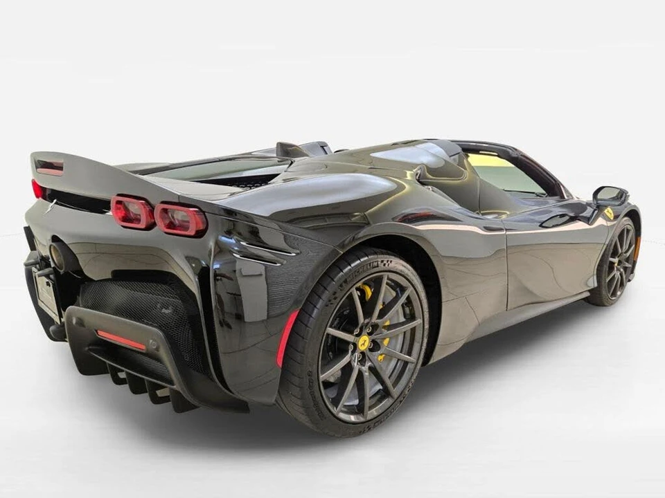 2022 Ferrari SF90 Spider - Image 9 of 31