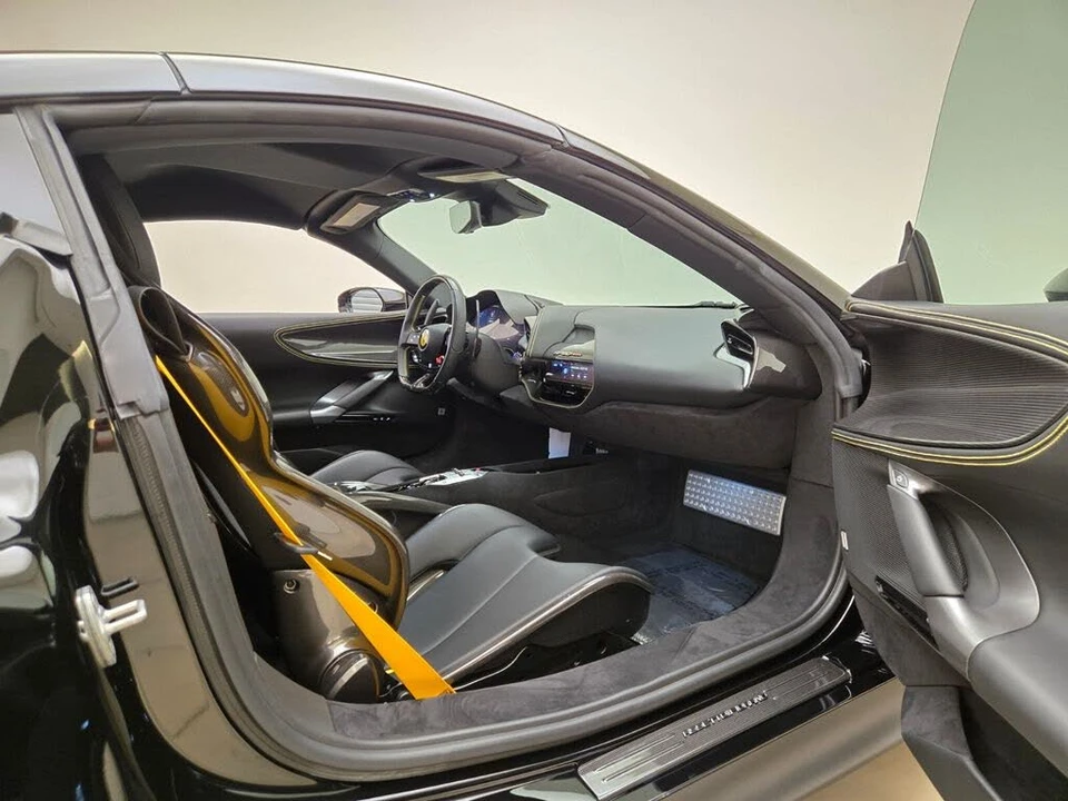2022 Ferrari SF90 Spider - Image 21 of 31