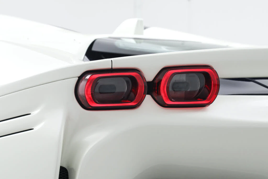 2022 Ferrari SF90 Spider - Image 17 of 31