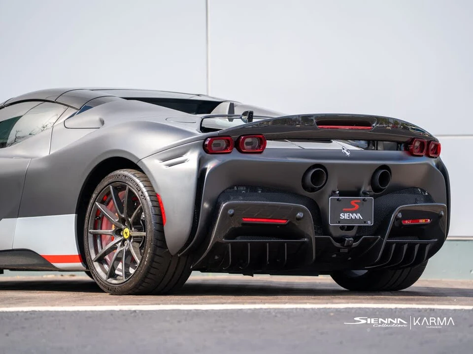 2022 Ferrari SF90 Spider - Image 26 of 31