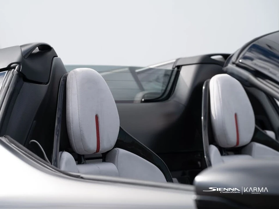 2022 Ferrari SF90 Spider - Image 19 of 31