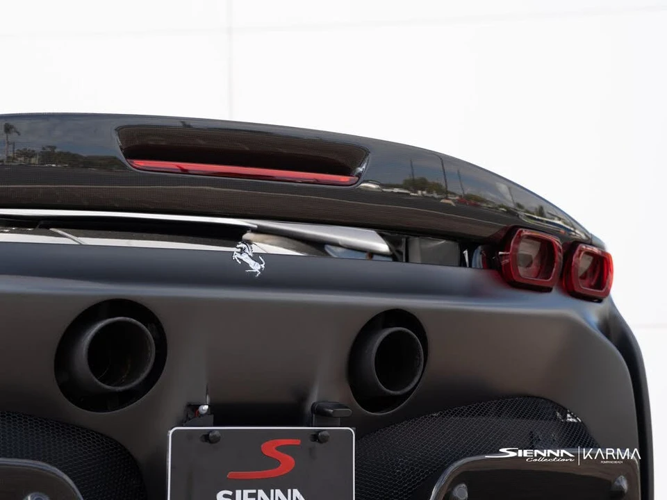 2022 Ferrari SF90 Spider - Image 29 of 31