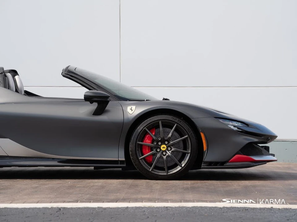 2022 Ferrari SF90 Spider - Image 18 of 31