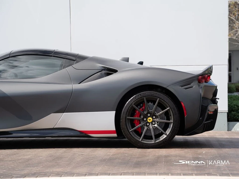2022 Ferrari SF90 Spider - Image 24 of 31