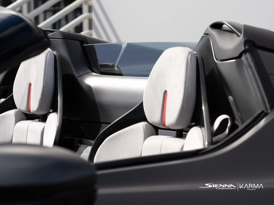2022 Ferrari SF90 Spider - Image 8 of 31