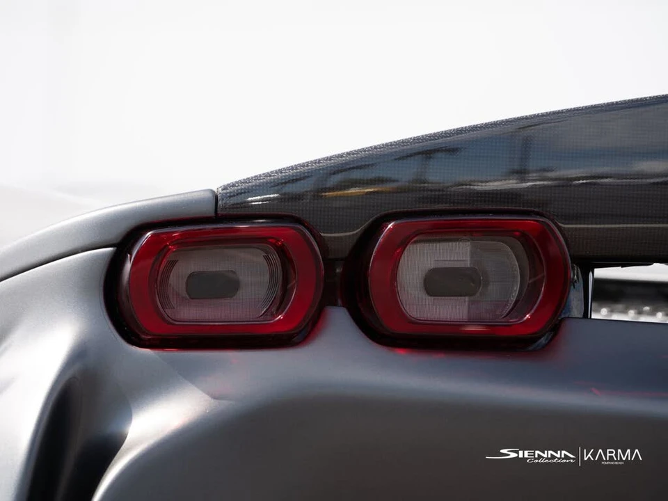 2022 Ferrari SF90 Spider - Image 28 of 31