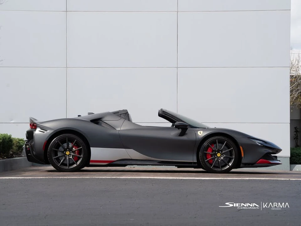 2022 Ferrari SF90 Spider - Image 16 of 31