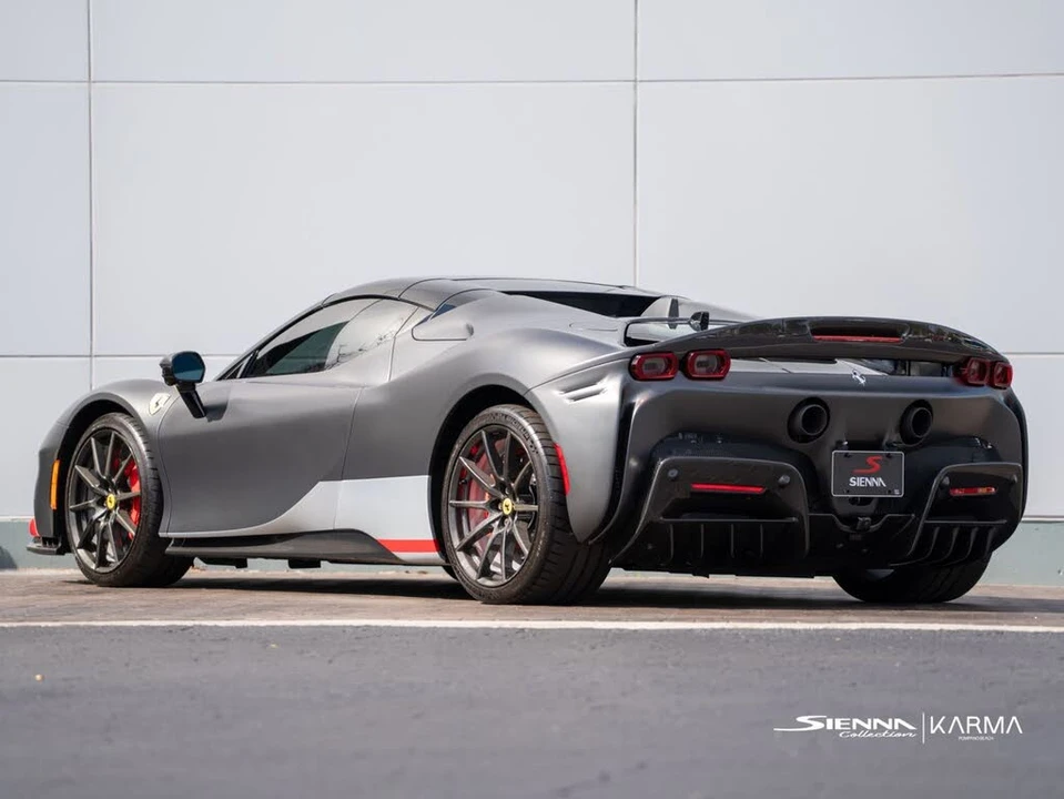2022 Ferrari SF90 Spider - Image 25 of 31