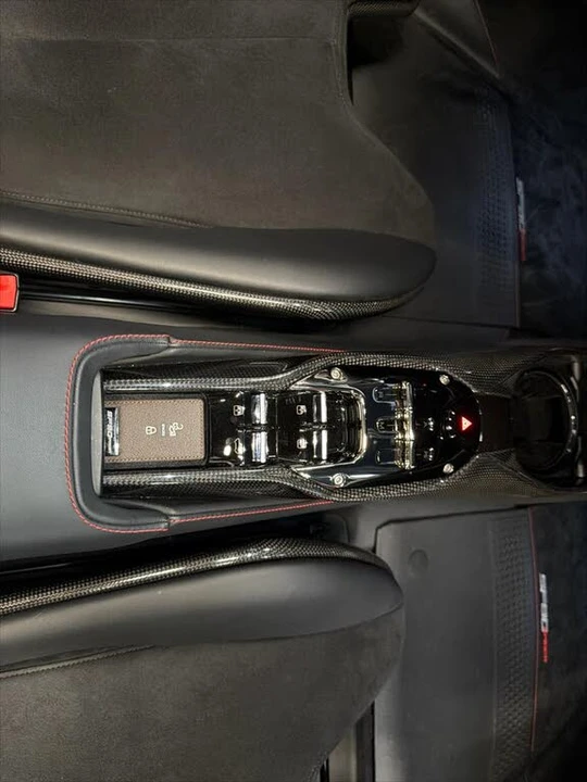 2022 Ferrari SF90 Spider - Image 28 of 31