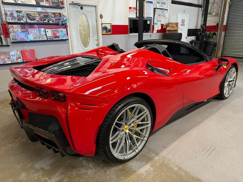 2022 Ferrari SF90 Spider - Image 5 of 31