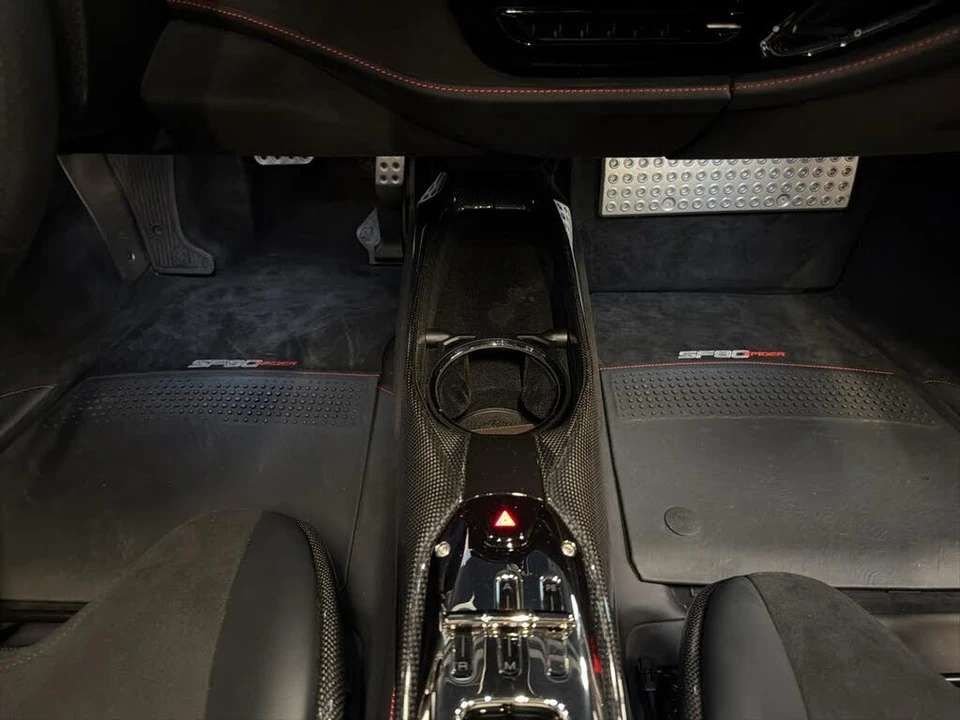 2022 Ferrari SF90 Spider - Image 27 of 31