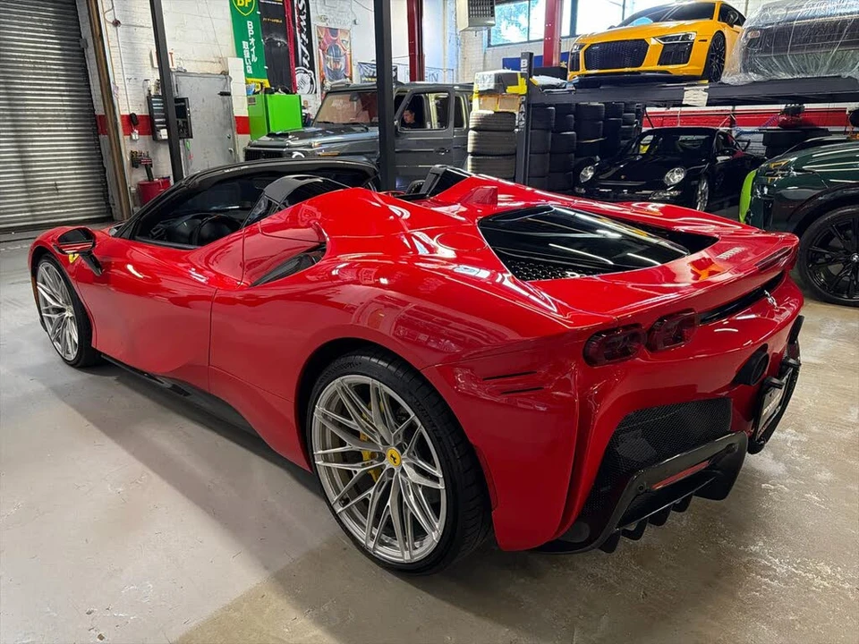 2022 Ferrari SF90 Spider - Image 9 of 31