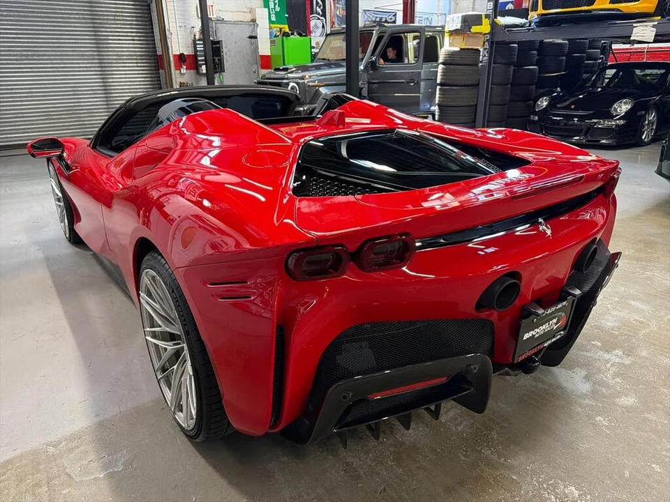 2022 Ferrari SF90 Spider - Image 8 of 31