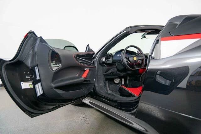 2022 Ferrari SF90 Spider - Image 14 of 31