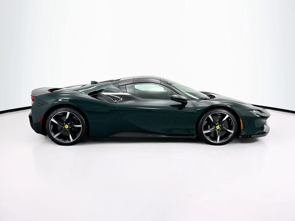2022 Ferrari SF90 Spider - Image 12 of 31