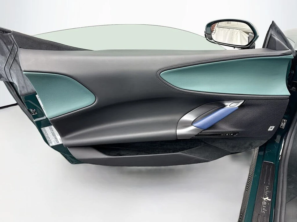 2022 Ferrari SF90 Spider - Image 29 of 31