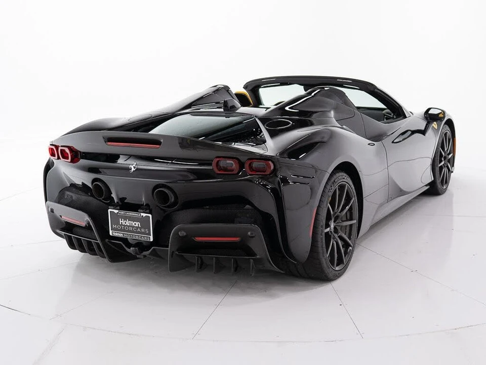 2022 Ferrari SF90 Spider - Image 5 of 6