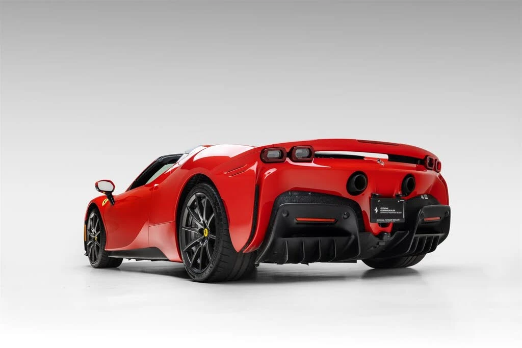 2022 Ferrari SF90 Spider - Image 16 of 31