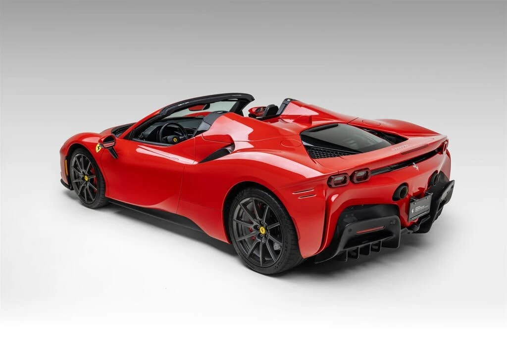 2022 Ferrari SF90 Spider - Image 15 of 31