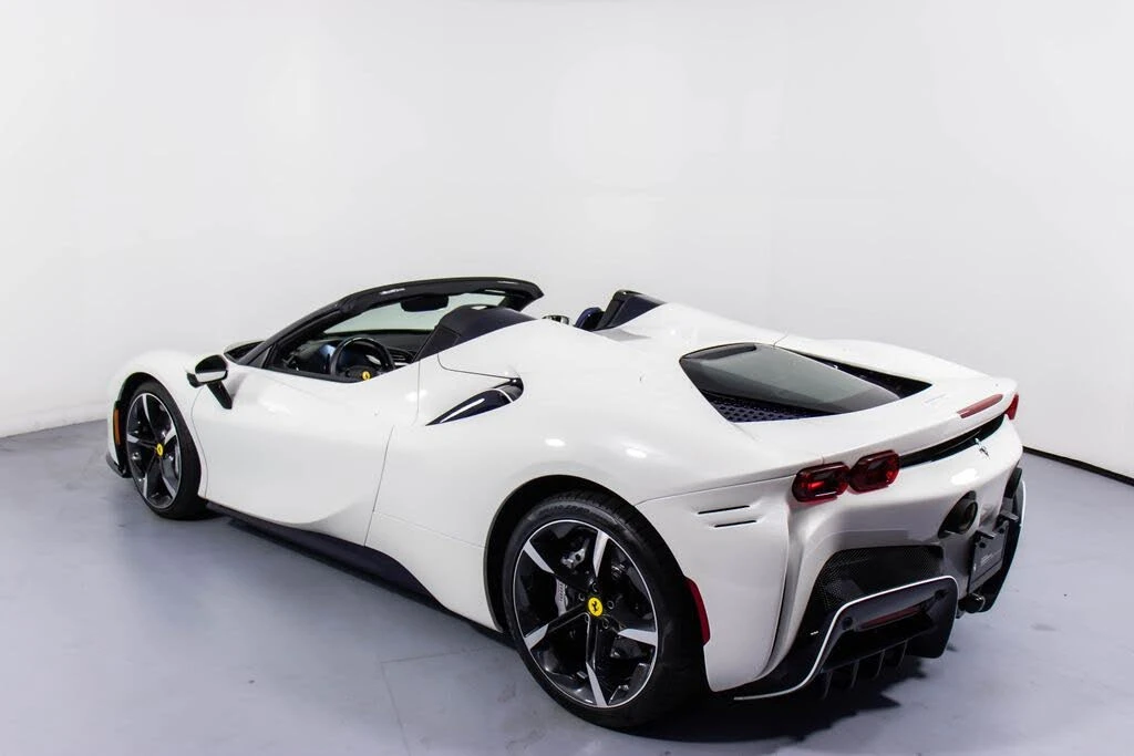 2022 Ferrari SF90 Spider - Image 8 of 31