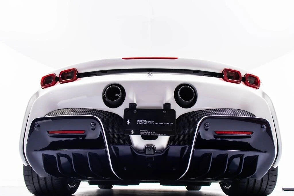 2022 Ferrari SF90 Spider - Image 24 of 31