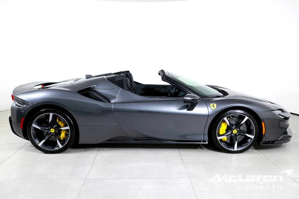 2022 Ferrari SF90 Spider - Image 11 of 31