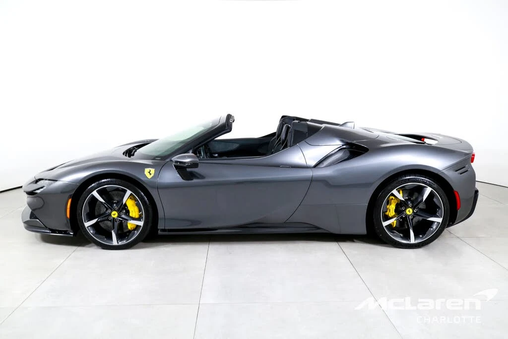 2022 Ferrari SF90 Spider - Image 7 of 31