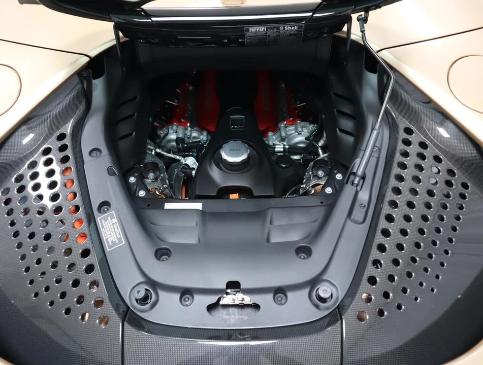 2022 Ferrari SF90 Spider - Image 14 of 31