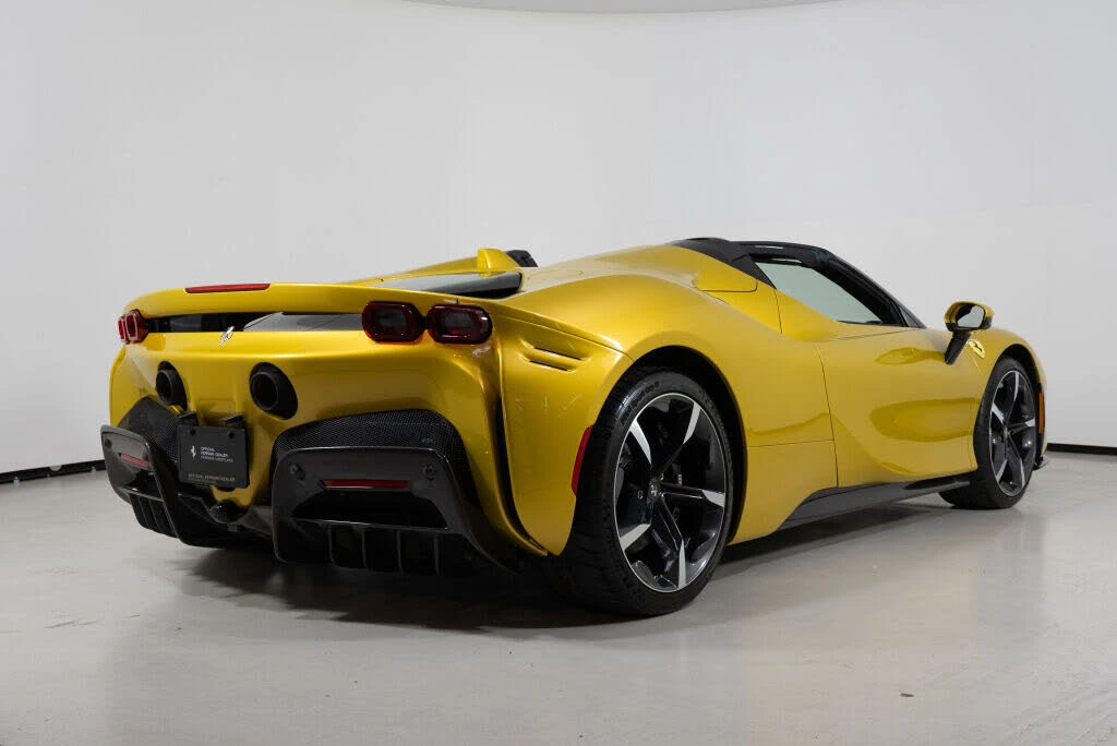 2022 Ferrari SF90 Spider - Image 13 of 31