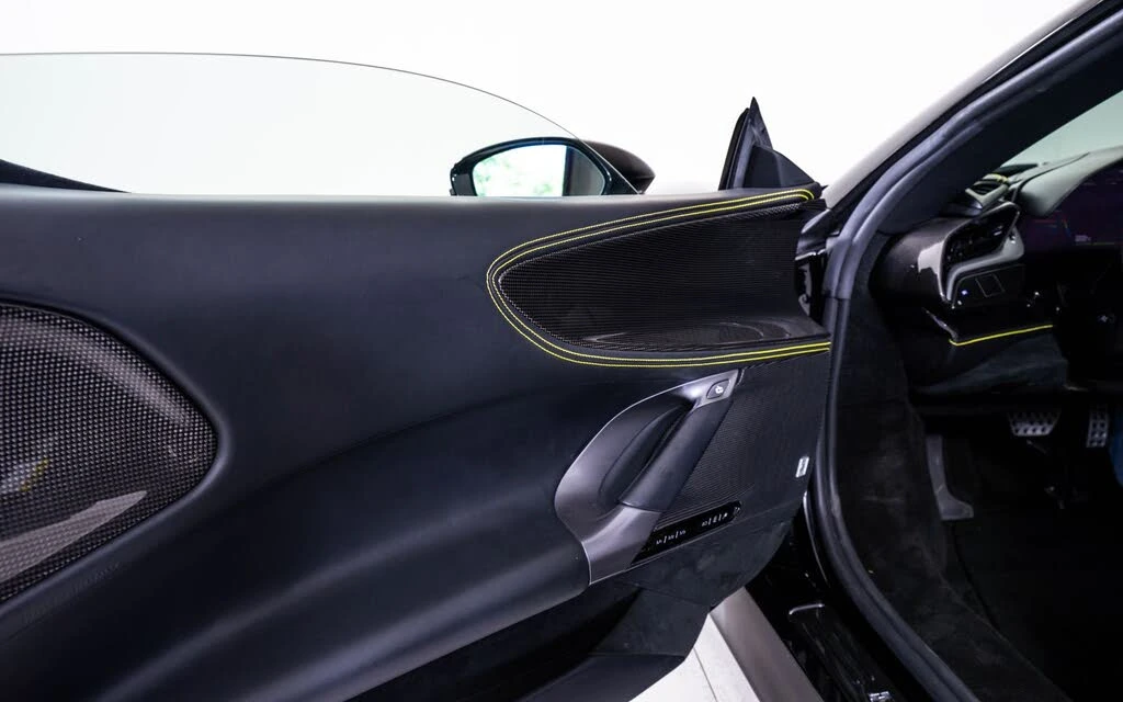 2022 Ferrari SF90 Spider - Image 23 of 31