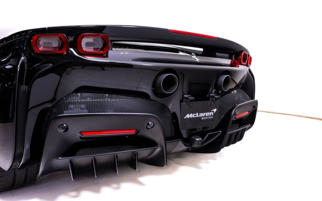 2022 Ferrari SF90 Spider - Image 13 of 31