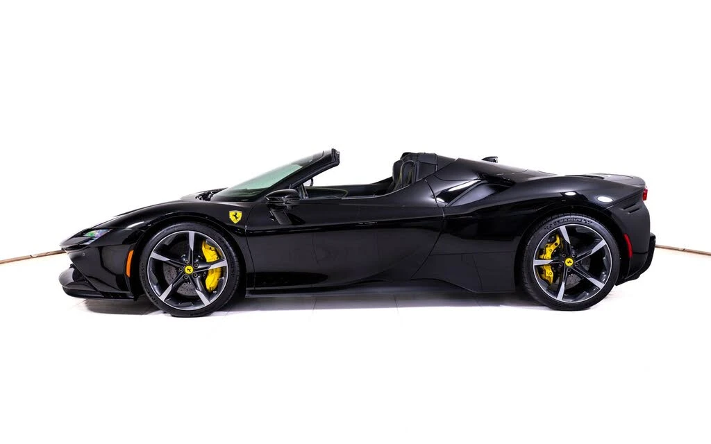 2022 Ferrari SF90 Spider - Image 2 of 31
