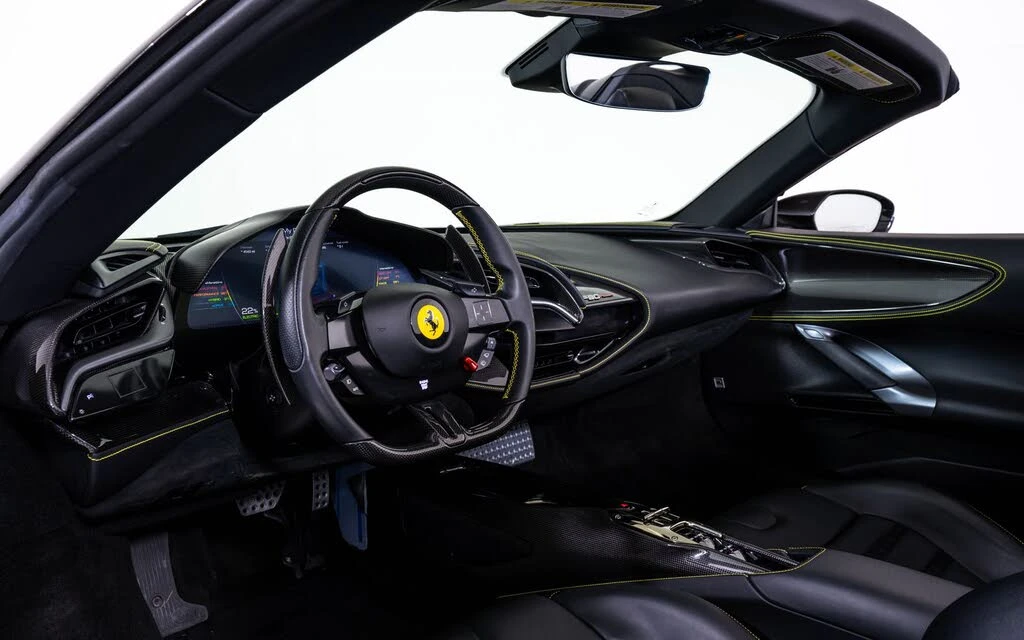2022 Ferrari SF90 Spider - Image 24 of 31