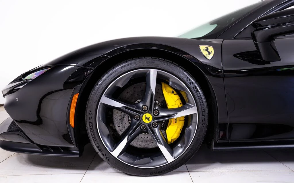 2022 Ferrari SF90 Spider - Image 19 of 31