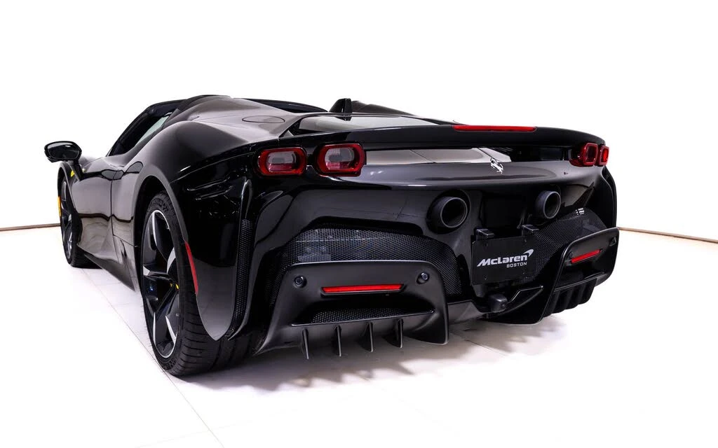 2022 Ferrari SF90 Spider - Image 12 of 31