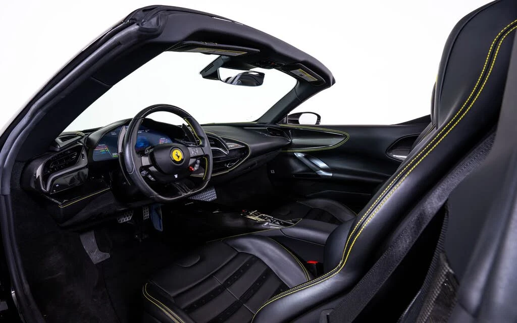 2022 Ferrari SF90 Spider - Image 25 of 31