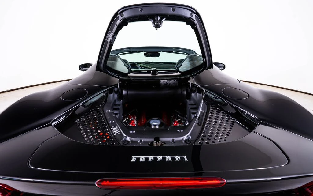 2022 Ferrari SF90 Spider - Image 14 of 31