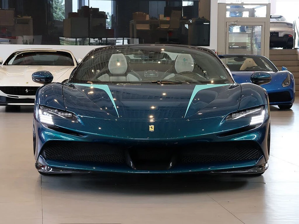 2022 Ferrari SF90 Spider - Image 27 of 31