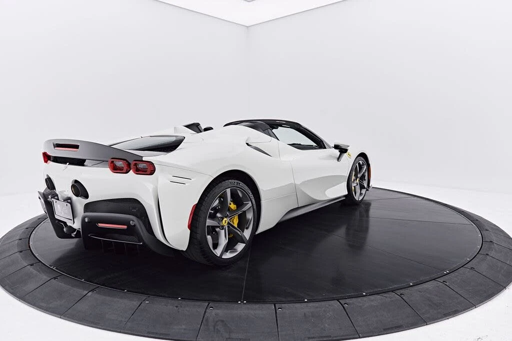 2022 Ferrari SF90 Spider - Image 22 of 31