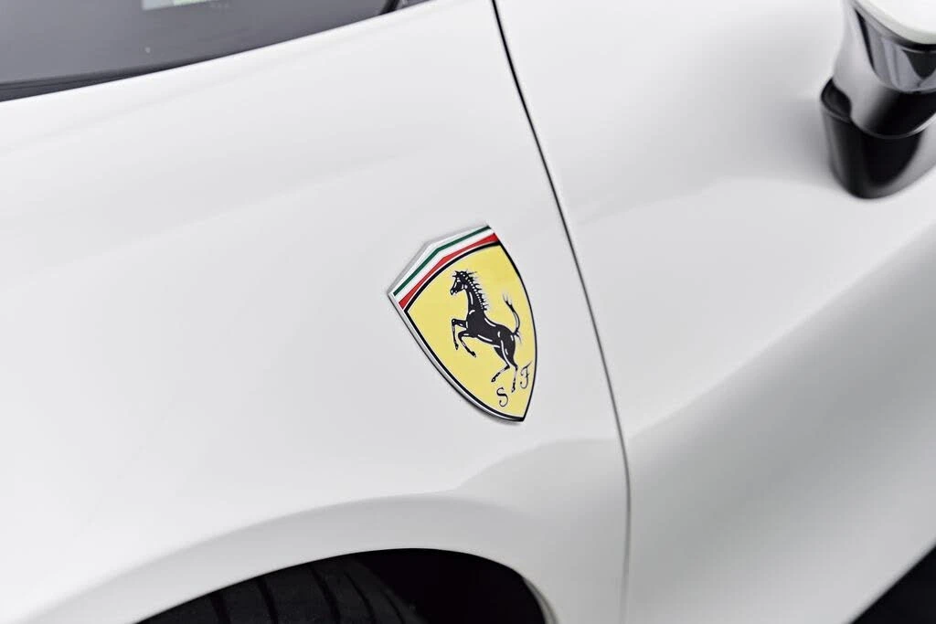 2022 Ferrari SF90 Spider - Image 28 of 31