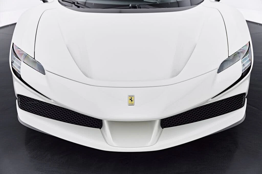 2022 Ferrari SF90 Spider - Image 25 of 31