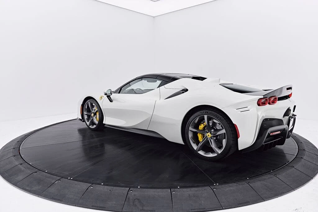2022 Ferrari SF90 Spider - Image 16 of 31